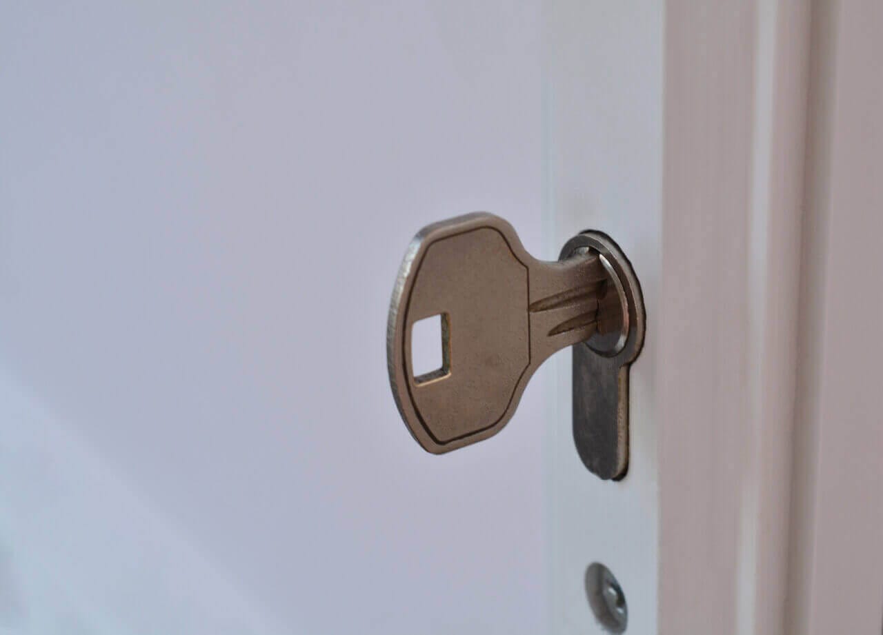 Sticky Door Lock How to Remove a Key Stuck in Lock? Faster Locksmith